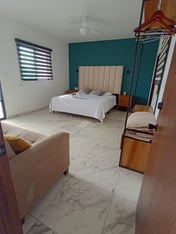 Habitación a 1 cuadra de la gran plaza