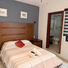 Habitación a 1 cuadra de la gran plaza