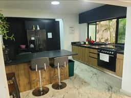 Habitación a 1 cuadra de la gran plaza - Image 2