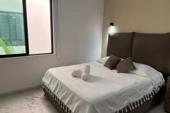 Habitación a 1 cuadra de la gran plaza - Imagen 1