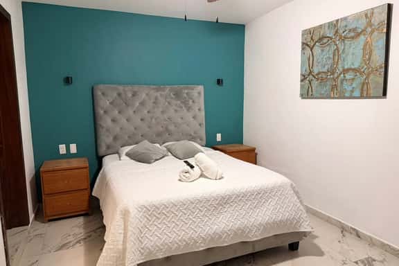 Habitación a 1 cuadra de la gran plaza - Imagen 1