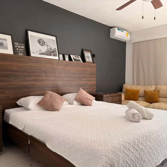 Habitación a 1 cuadra de la gran plaza - Imagen 1