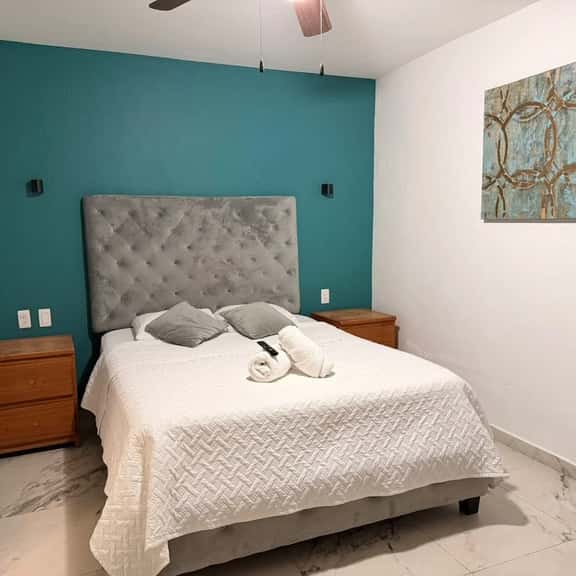 Habitación a 1 cuadra de la gran plaza - Imagen 1