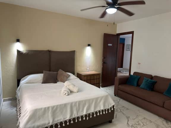 Habitación a 1 cuadra de la gran plaza - Image 4