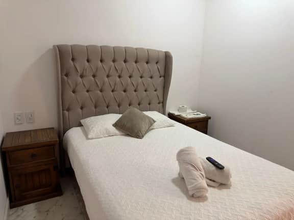 Habitación a 1 cuadra de la gran plaza - Image 4