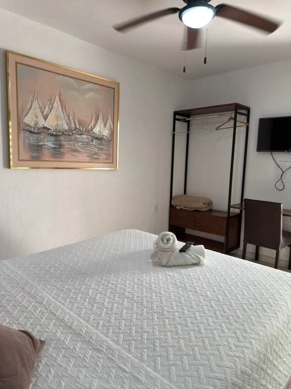 Dormitory room a 1 cuadra - Image 4