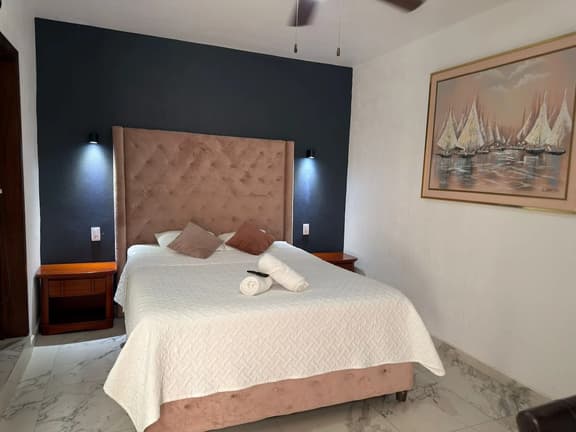 Habitación a 1 cuadra de la gran plaza - Image 1