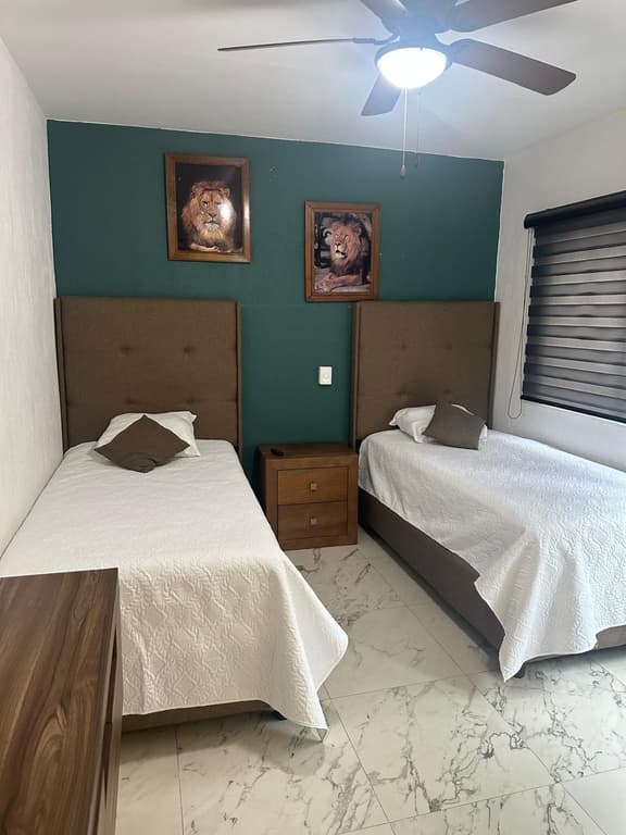 Habitación a 1 cuadra de la gran plaza - Image 1